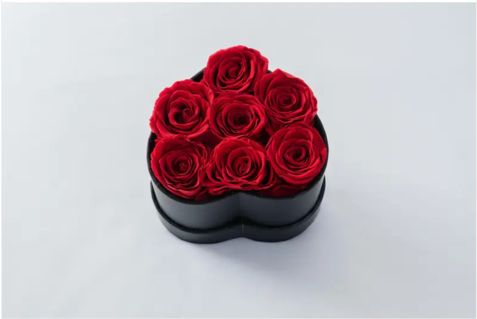 Heart-Shaped Dried Flower Pot